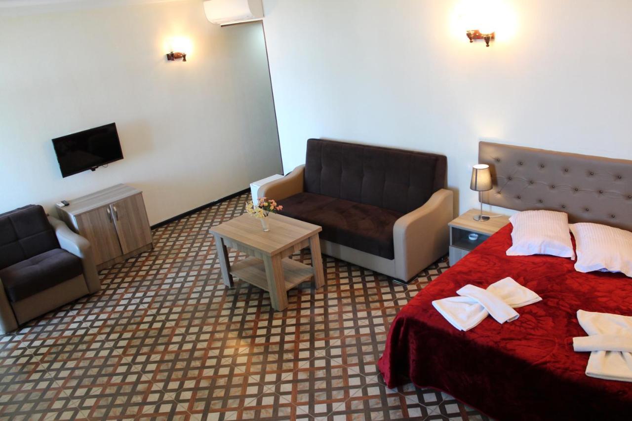 National Hotel Kobuleti ภายนอก รูปภาพ